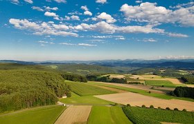 Landschaft um Weiten, © Markus Haslinger/www.extremfotos.com