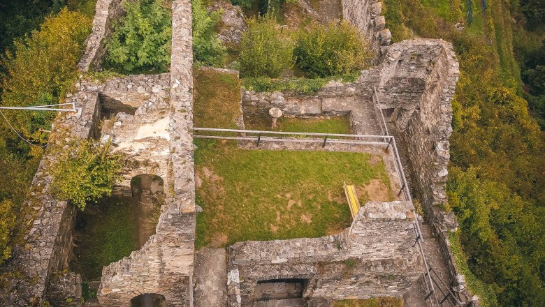 Ruine Hinterhaus Vogelperspektive, © Niederösterreich Werbung, Michal Petrů